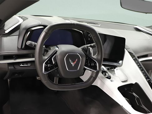 Used 2024 Chevrolet Corvette Stingray Preferred Cpe w/ Z51 Performance Package RWD image 9