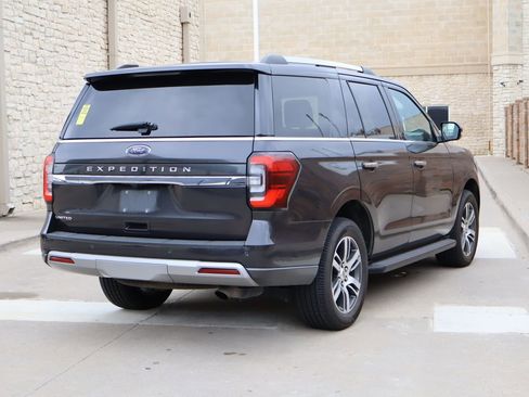 Used 2024 Ford Expedition Limited image 3