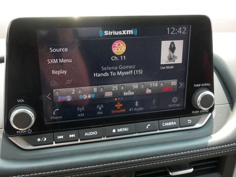 Used 2023 Nissan Rogue SV image 23