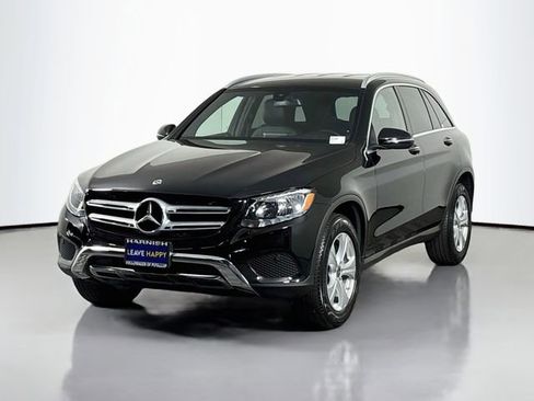Used 2018 Mercedes-Benz GLC 300 4MATIC image 3