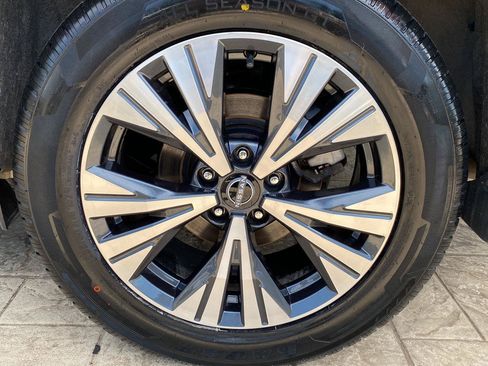 Certified 2023 Nissan Rogue SV w/ SV Premium B Package AWD/4WD image 12