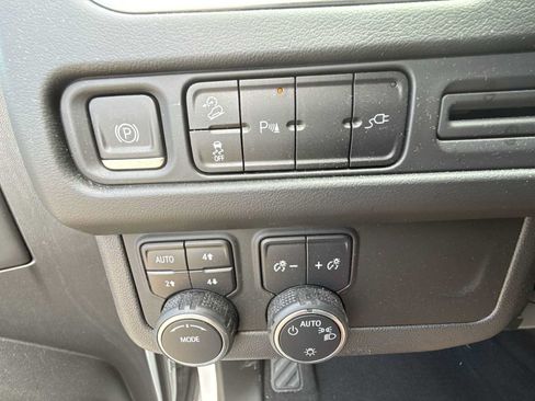 Certified 2021 Chevrolet Suburban Z71 AWD/4WD image 18