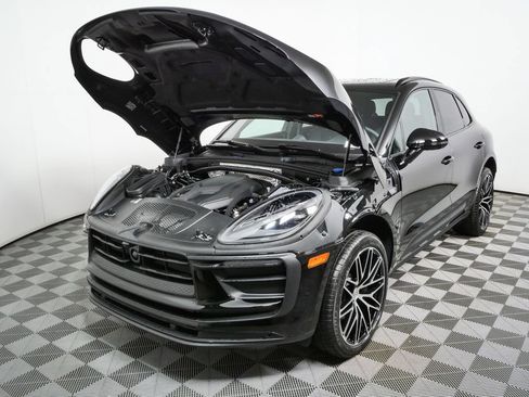 New 2026 Porsche Macan AWD/4WD image 35