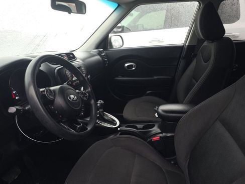 Used 2016 Kia Soul Base image 11