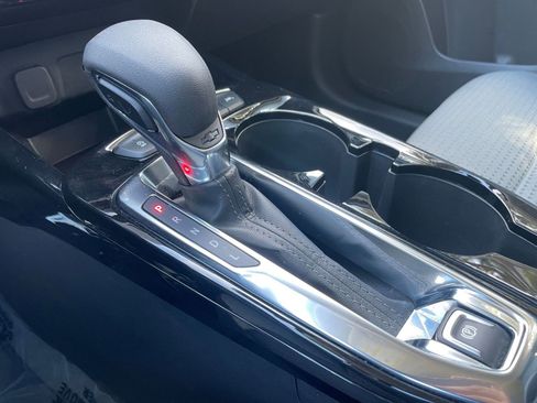 Used 2025 Chevrolet Trax LT image 42