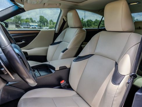 Used 2023 Lexus ES 300h w/ Premium Package FWD image 25