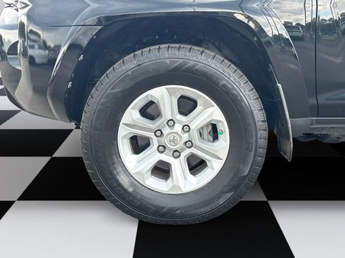 Used 2014 Toyota 4Runner SR5 AWD/4WD image 14