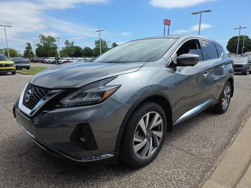 Used 2021 Nissan Murano SL w/ SL Moonroof Package FWD image 3