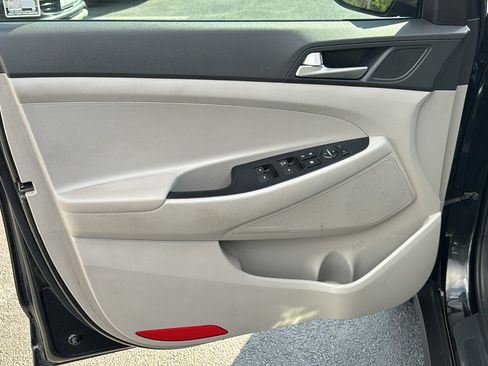 Used 2021 Hyundai Tucson SE image 11