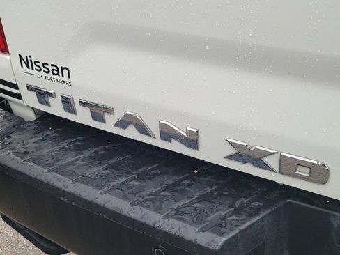Used 2019 Nissan Titan PRO-4X w/ Pro-4x Convenience Package AWD/4WD image 10