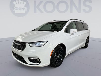 Used 2022 Chrysler Pacifica Touring-L