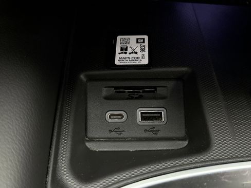 Used 2022 Buick Enclave Avenir w/ Avenir Technology Package image 24