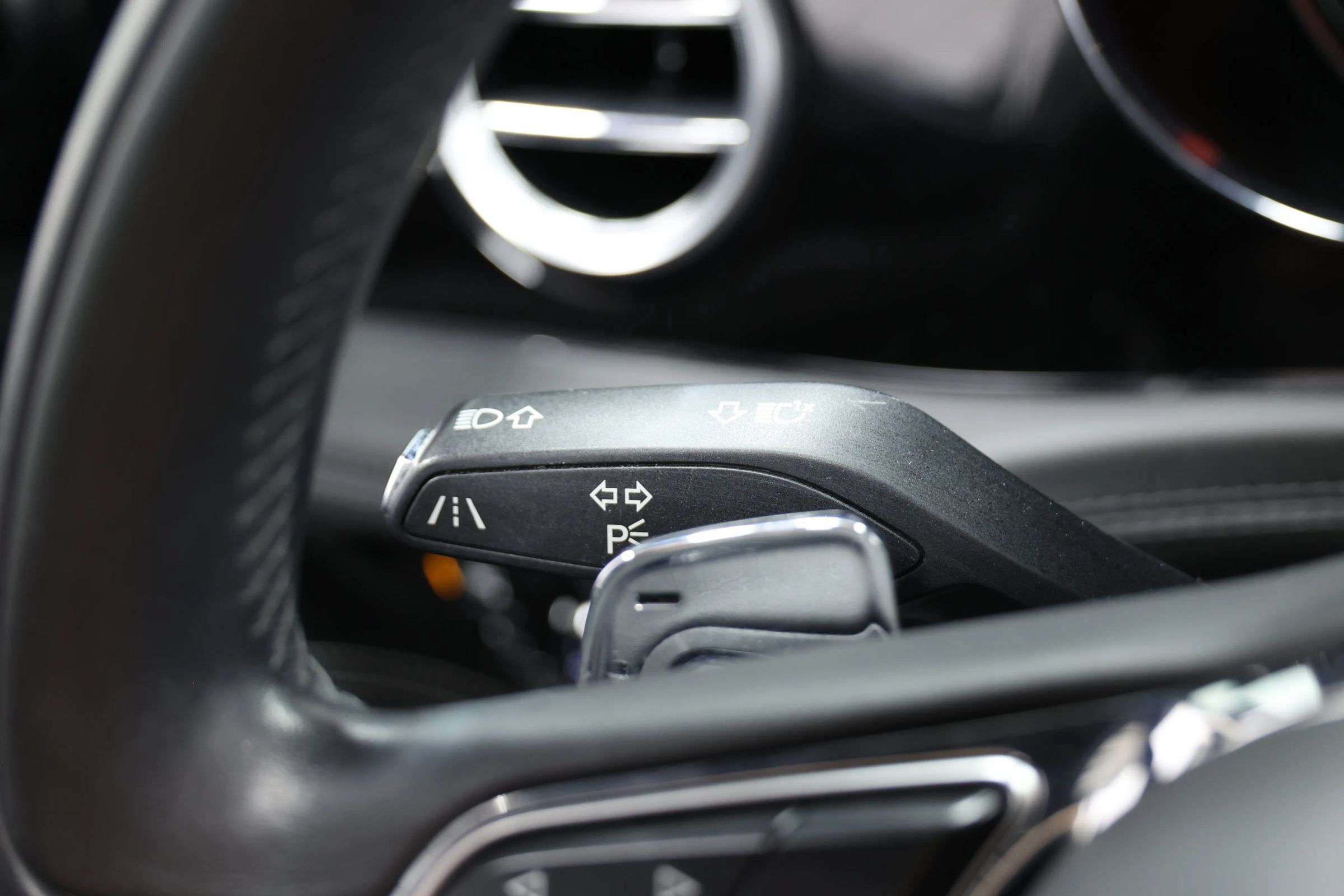 Used 2018 Bentley Bentayga Onyx Edition AWD/4WD image 30