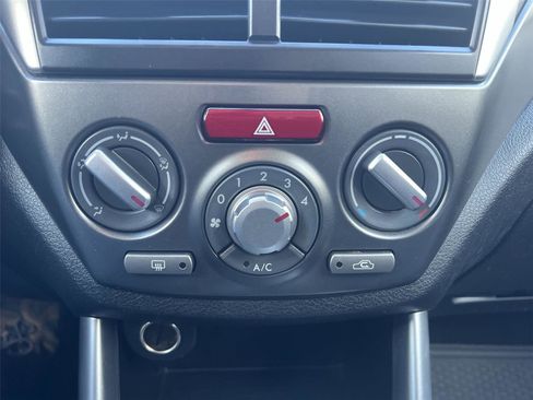 Used 2013 Subaru Forester 2.5X Premium w/ All-Weather Plus Pkg image 16