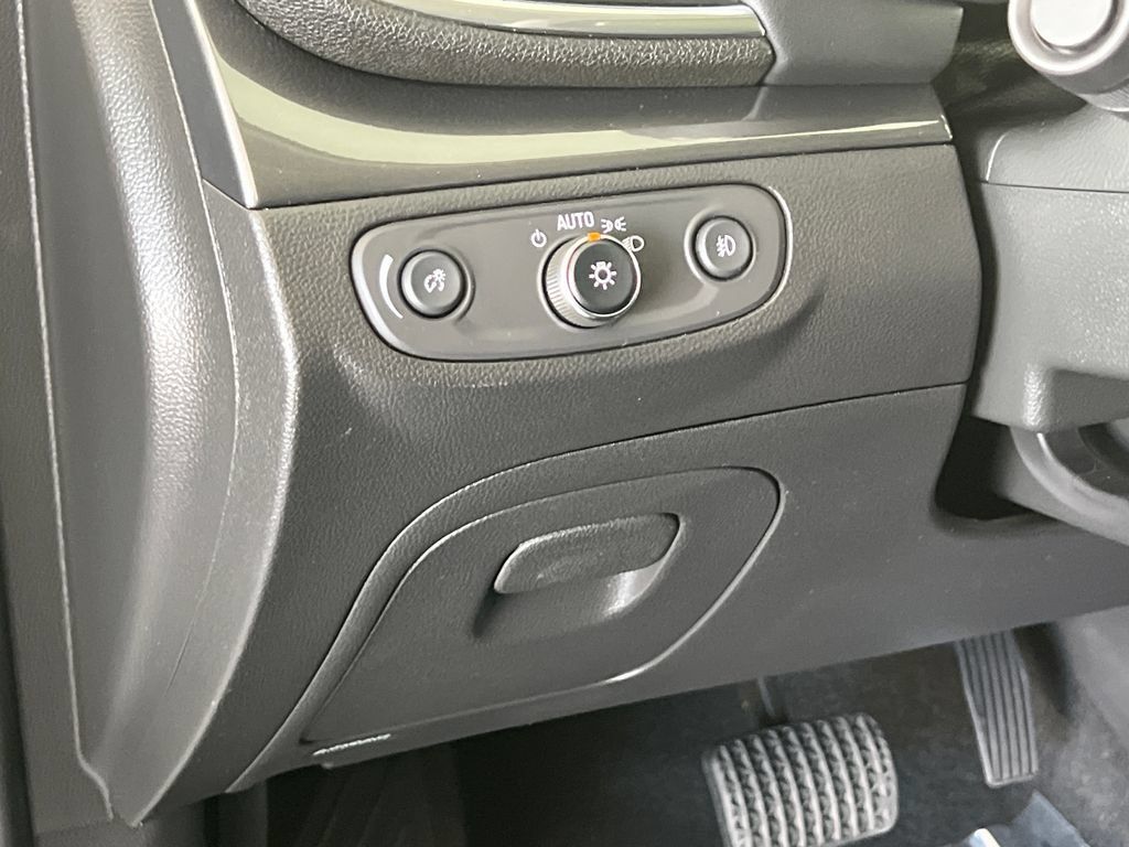 Used 2018 Buick Encore Sport Touring w/ Safety Package FWD image 34