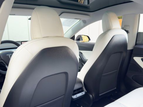 Used 2019 Tesla Model 3 Standard Range Plus image 32