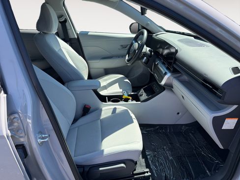 Certified 2024 Hyundai Kona SEL FWD image 19