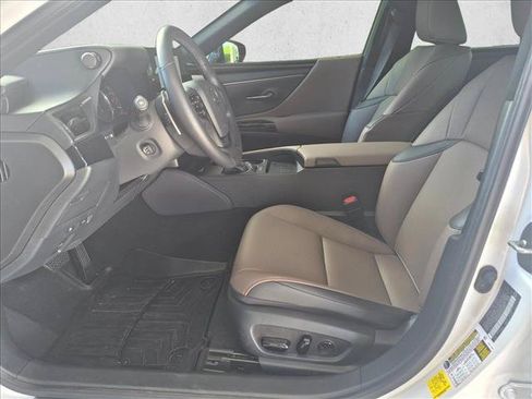 Used 2025 Lexus ES 350 w/ Premium Package FWD image 13