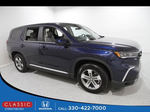 Certified 2025 Honda Pilot TrailSport image 1