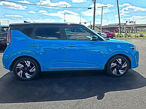 Used 2023 Kia Soul GT-Line FWD image 5