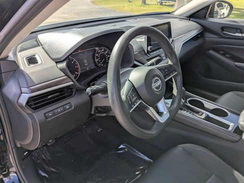 Used 2023 Nissan Altima 2.5 SV image 16