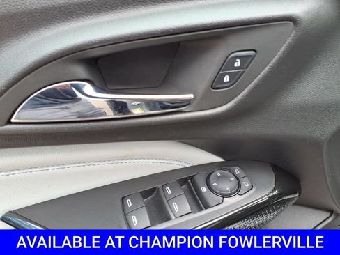 Used 2025 Chevrolet Trax LT FWD image 17