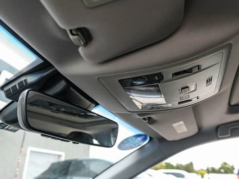 Used 2016 Lexus ES 300h image 39