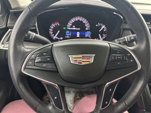 Used 2017 Cadillac XT5 Luxury image 34