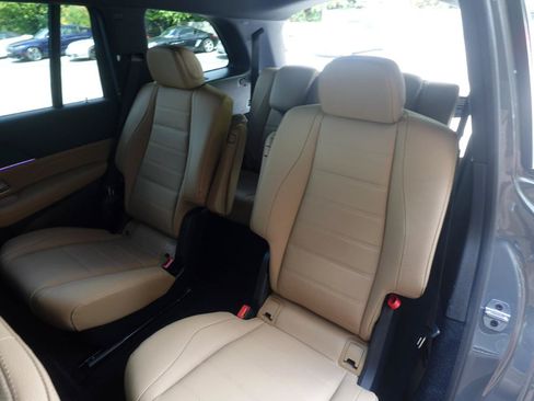 Used 2025 Mercedes-Benz GLS 450 4MATIC image 16