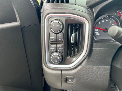 Used 2022 Chevrolet Silverado 1500 RST AWD/4WD image 35