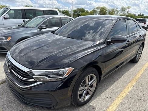 Used 2022 Volkswagen Jetta SE FWD image 1