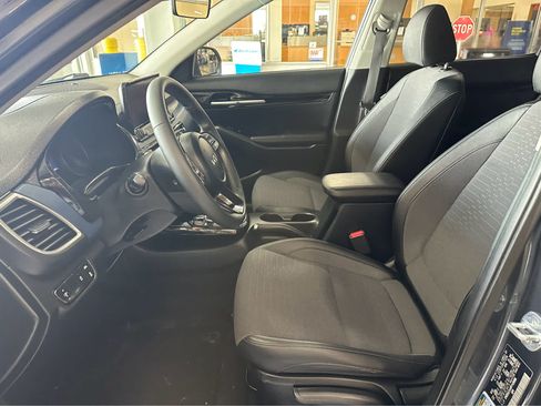 Used 2023 Kia Seltos S w/ Navigation Package AWD/4WD image 19