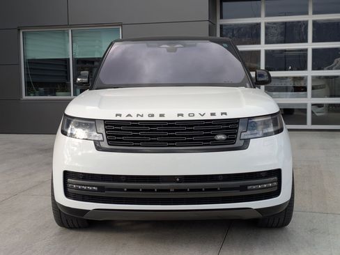 Used 2022 Land Rover Range Rover Long Wheelbase SE image 2