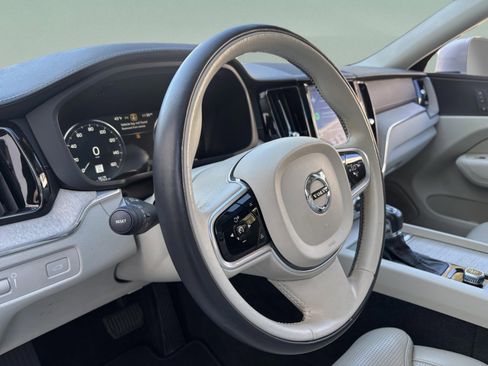 Used 2018 Volvo XC60 T6 Inscription w/ Luxury Seat Package image 33