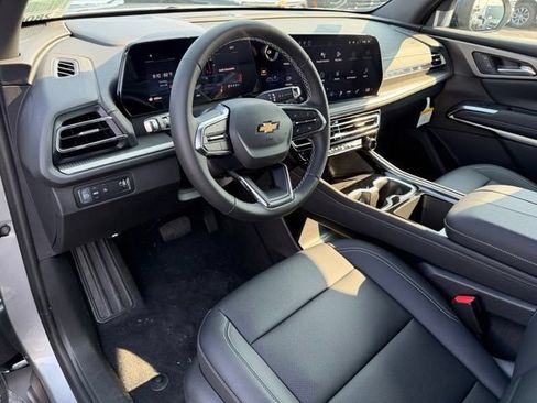 New 2026 Chevrolet Traverse LT w/ Driver Confidence Package FWD image 21