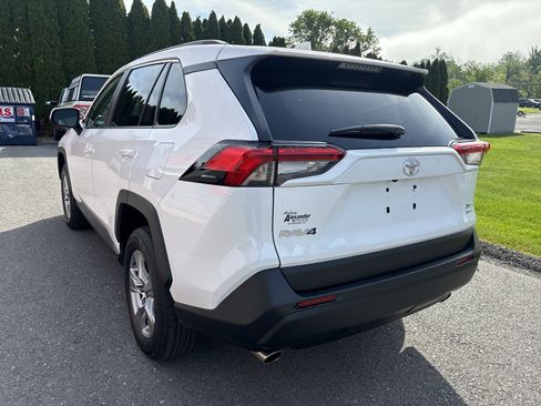 Used 2025 Toyota RAV4 XLE AWD/4WD image 6