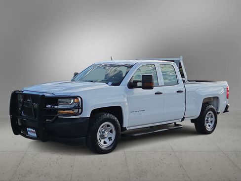 Used 2018 Chevrolet Silverado 1500 W/T w/ Trailering Package AWD/4WD image 4