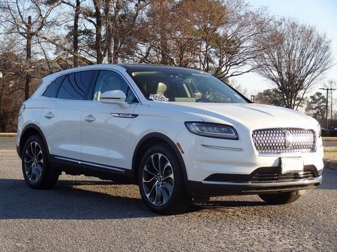 Certified 2021 Lincoln Nautilus Reserve image 1