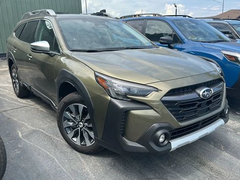 Used 2024 Subaru Outback Touring AWD/4WD image 2