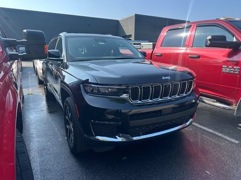 Certified 2023 Jeep Grand Cherokee L Limited w/ Luxury Tech Group II AWD/4WD image 4