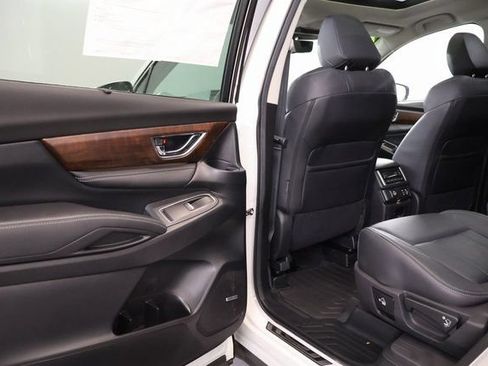 Used 2025 Subaru Ascent Touring w/ Popular Package #2 AWD/4WD image 27