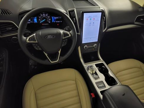 Certified 2024 Ford Edge SEL w/ Convenience Package AWD/4WD image 32