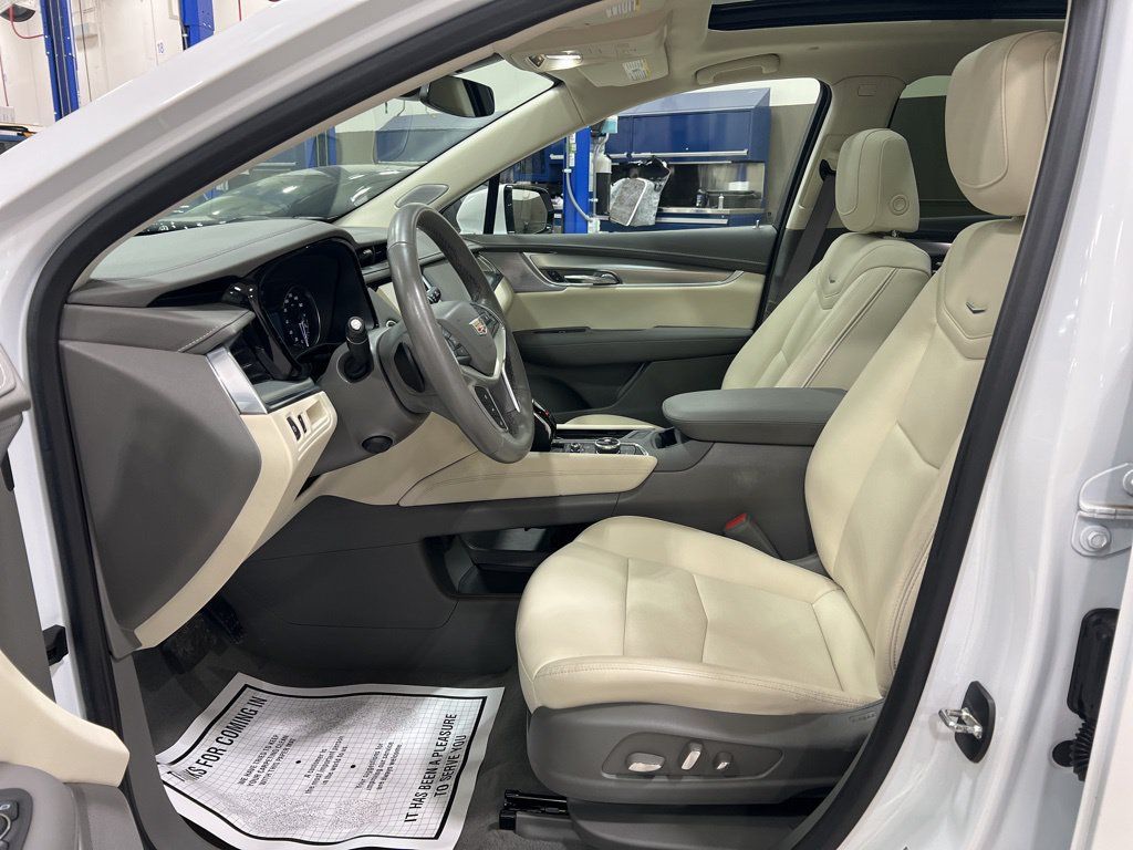 Used 2023 Cadillac XT5 Premium Luxury AWD/4WD image 10