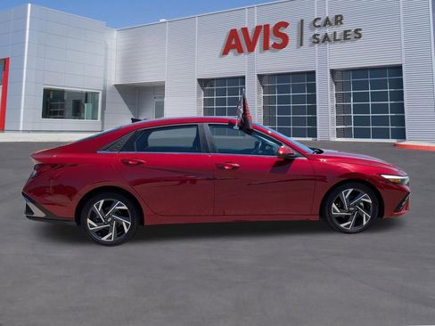 Used 2025 Hyundai Elantra SEL FWD image 5