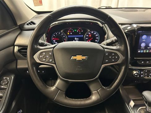 Used 2021 Chevrolet Traverse LT FWD image 9