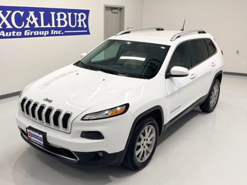 Used 2018 Jeep Cherokee Limited AWD/4WD image 3