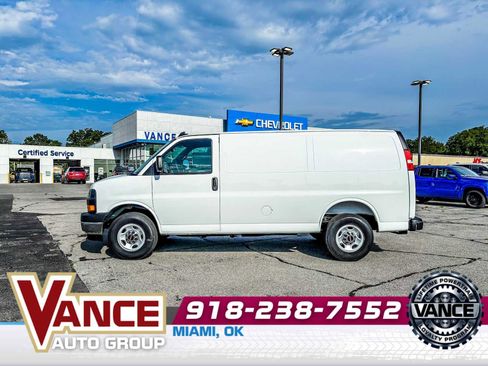New 2025 GMC Savana 2500 w/ Driver Convenience Package RWD image 4