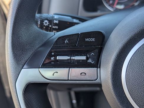 Used 2023 Hyundai Elantra SE image 19