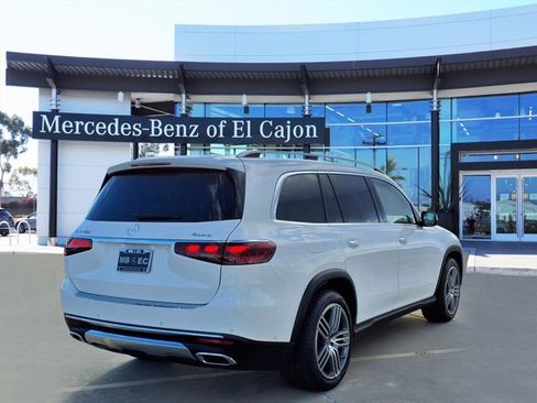 Used 2025 Mercedes-Benz GLS 450 4MATIC image 3
