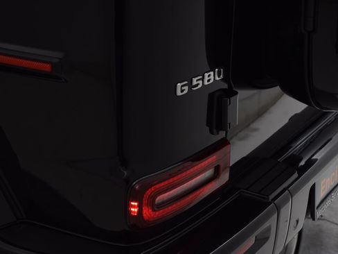 Used 2025 Mercedes-Benz G 580 w/ EQ Technology image 12
